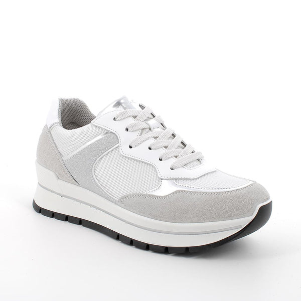 Sneaker Essential